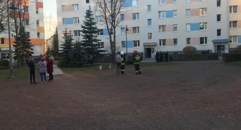 Ewakuacja bloku mieszkalnego przy ulicy Kiepury