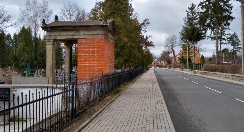 Kto uratuje zabytkową kapliczkę