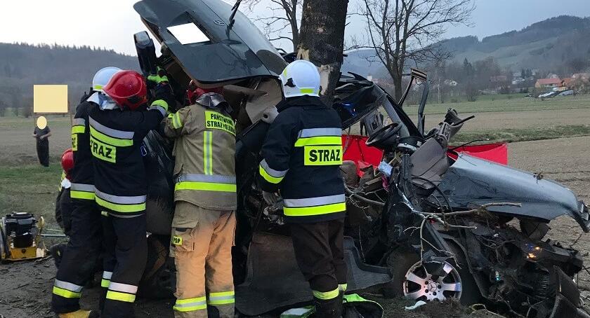 Śmiertelny wypadek na drodze z Kamiennej Góry do Kowar