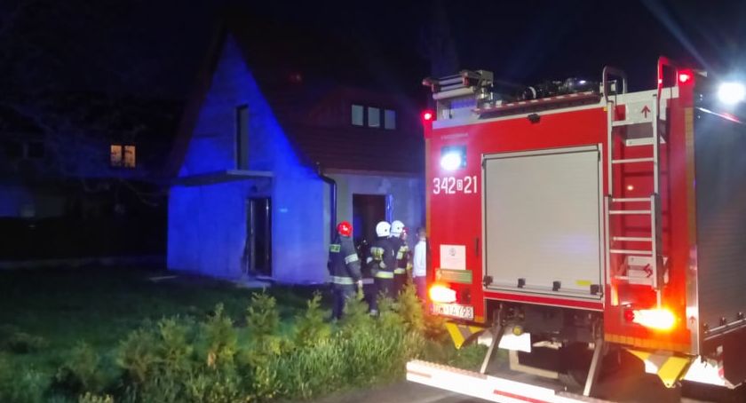 Kobieta zabarykadowała się w mieszkaniu