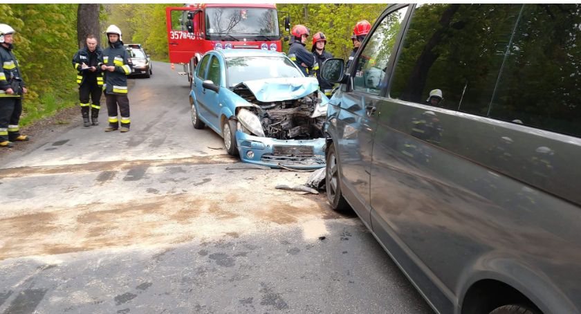 Czołowe zderzenie na drodze między Goduszynem a Rybnicą