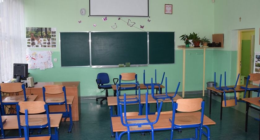 Przerwana sesja Rady Miasta w Piechowicach - Odłożona decyzja w sprawie szkół