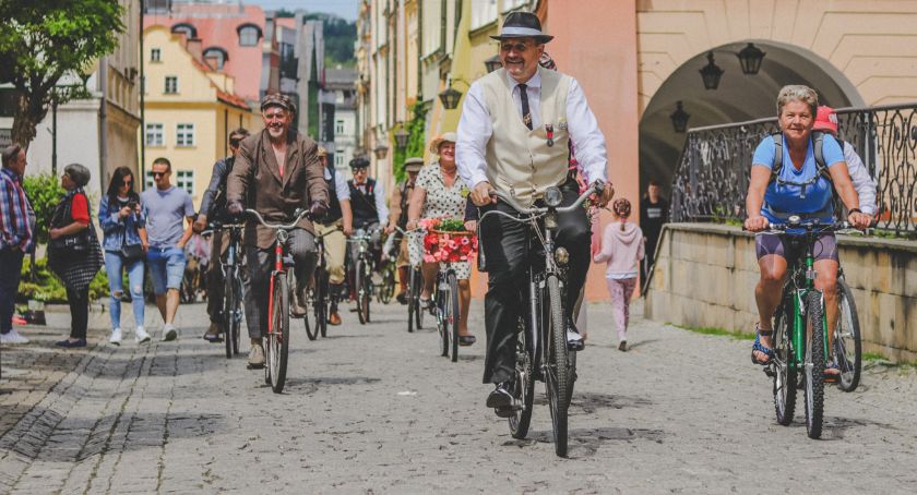 XI Parada Rowerów Retro przejechała ulicami miasta