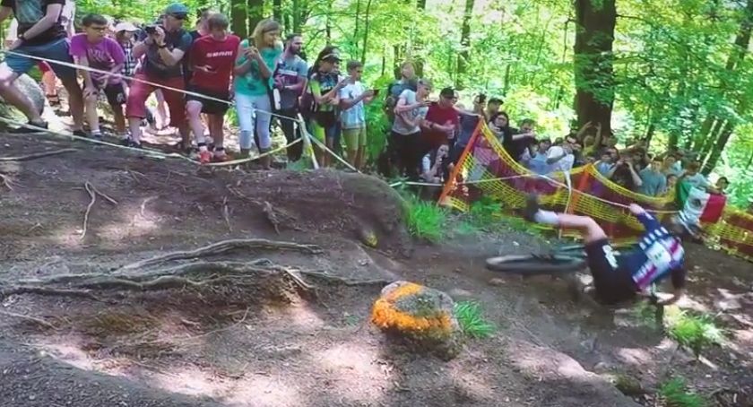 Upadek zawodniczki USA na Maja Włoszczowska MTB Race