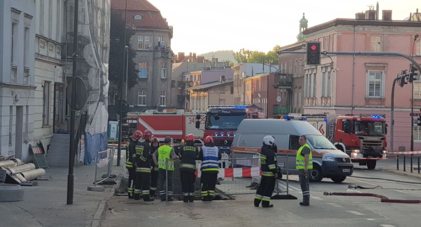 Uszkodzona rura gazowa na Sudeckiej
