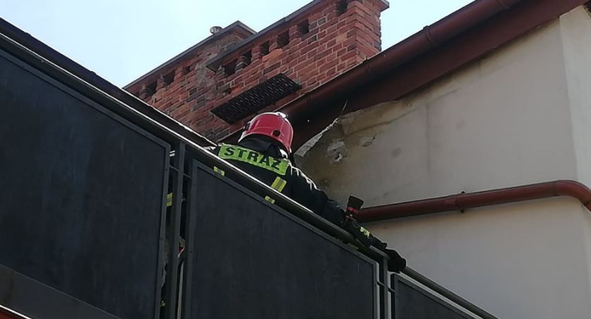 Zapaliła się elewacja budynku