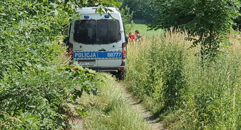 Tragedia w Podgórzynie. Nie żyje kobieta, która zasłabła podczas spaceru.