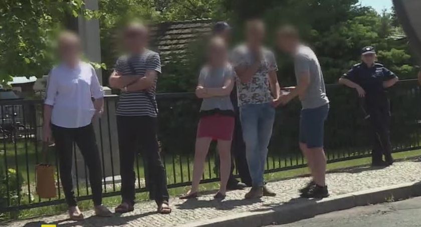 Proboszcz z Ruszowa molestował dzieci? Lokalna społeczność broni kapłana