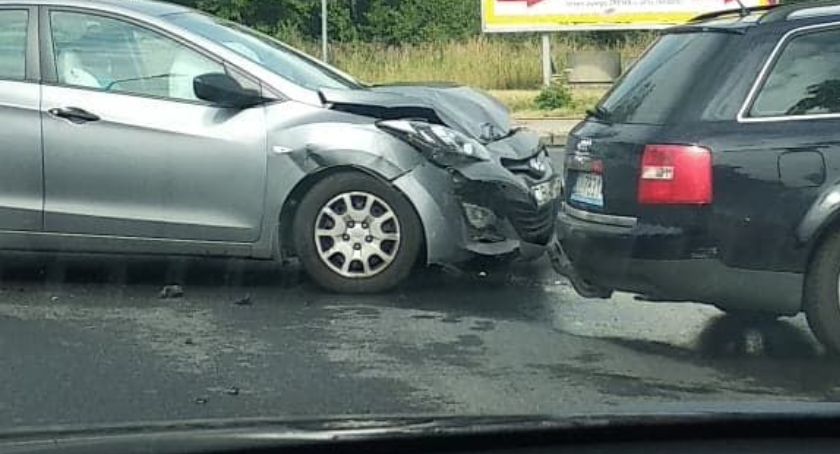 Wypadek na skrzyżowaniu Sobieszowskiej i Lubańskiej