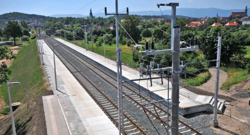 Połączenie kolejowe z Wrocławiem zawieszone na 18 miesięcy?