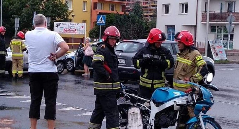 Motocyklista w szpitalu po zderzeniu z autem osobowym