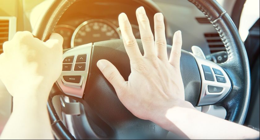 Kiedy polisa OC przedłuża się automatycznie i jak tego uniknąć - Mubi podpowiada
