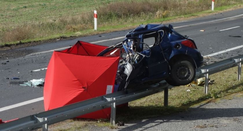 Śmierć w wyniku zderzenia Peugeota z ciężarówką