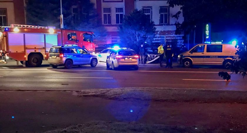 Nocny pościg ulicami miasta. Kierowca BMW uciekał z ogromną prędkością.