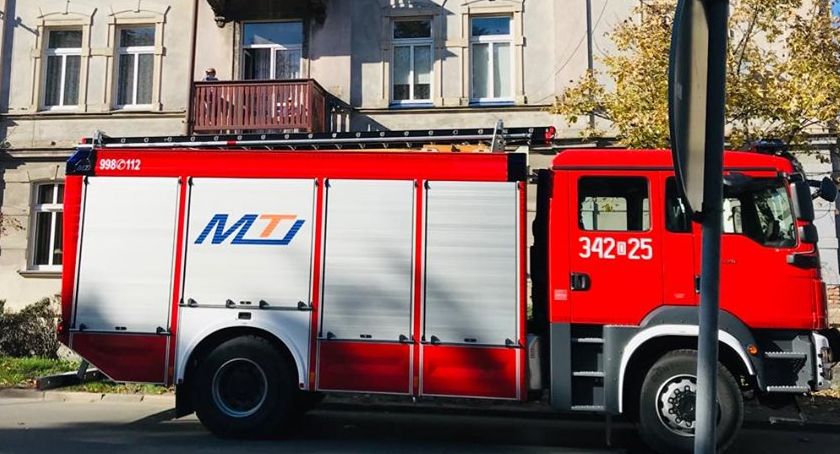 Dymiący garnek. Interwencja straży pożarnej.