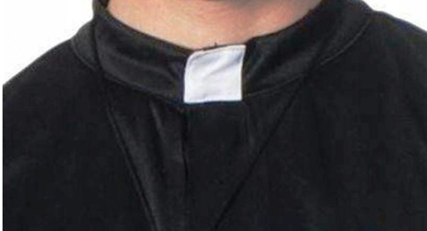 Oskarżony o molestowanie nieletniej ksiądz staje przed sądem