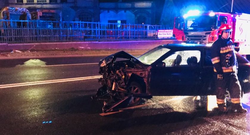 Zderzenie dwóch aut na ulicy Wolności