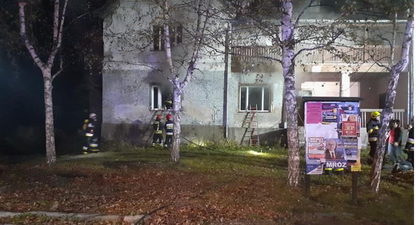 Płonął budynek wielorodzinny w Kostrzycy
