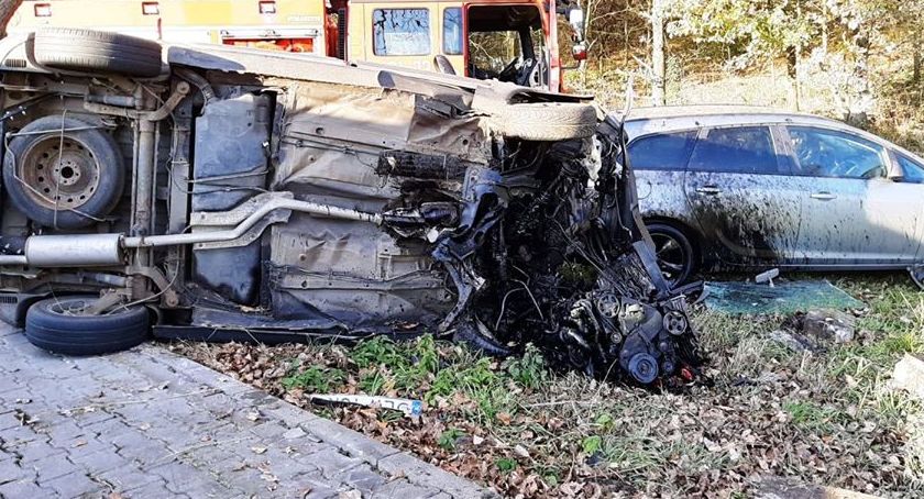 Bardzo poważny wypadek na drodze Jelenia Góra - Lwówek. Jedna osoba nie żyje.
