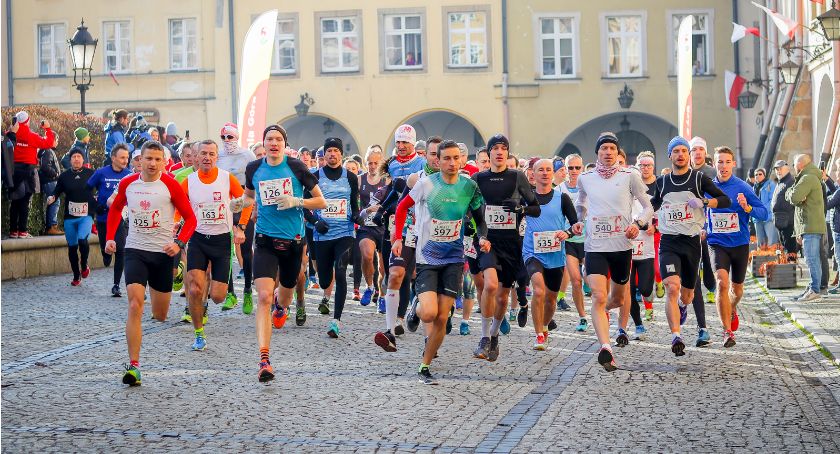 Blisko 700 osób wystartowało w Biegu Niepodległości