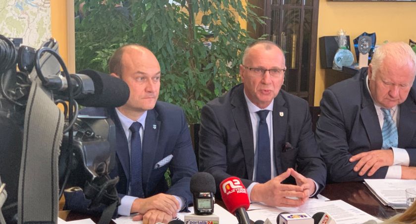Samorządy nad finansową przepaścią?