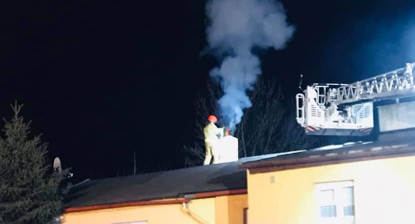 Pożar komina. Na szczęście obok przejeżdżali strażacy