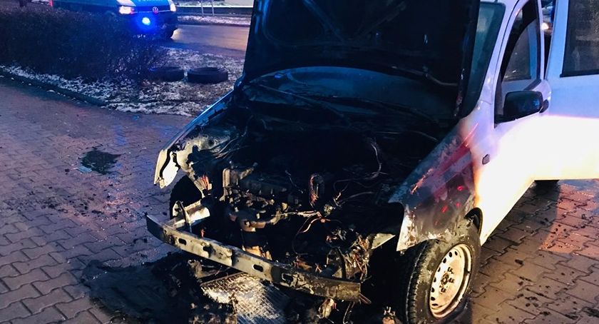Pożar auta na Wojska Polskiego
