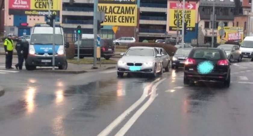  Kierujący fordem najechał na tył nieoznakowanego radiowozu