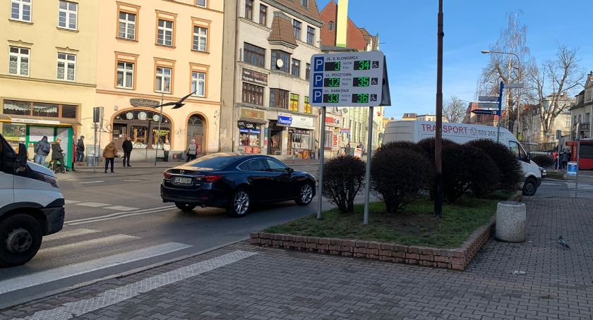 Elektroniczne tablice ułatwieniem dla kierowców