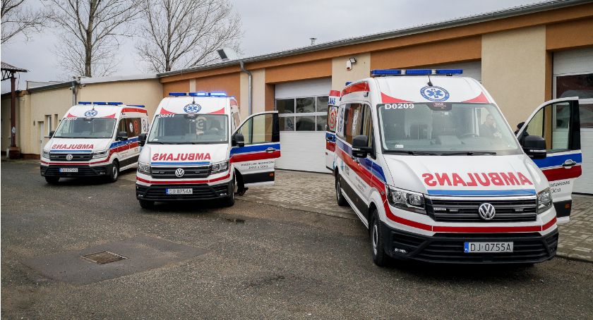 Trzy nowe karetki dla Pogotowia Ratunkowego w Jeleniej Górze
