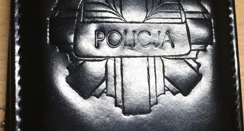 Fałszywy policjant zatrzymany. Ma na koncie serię oszustw na szkodę seniorów. 
