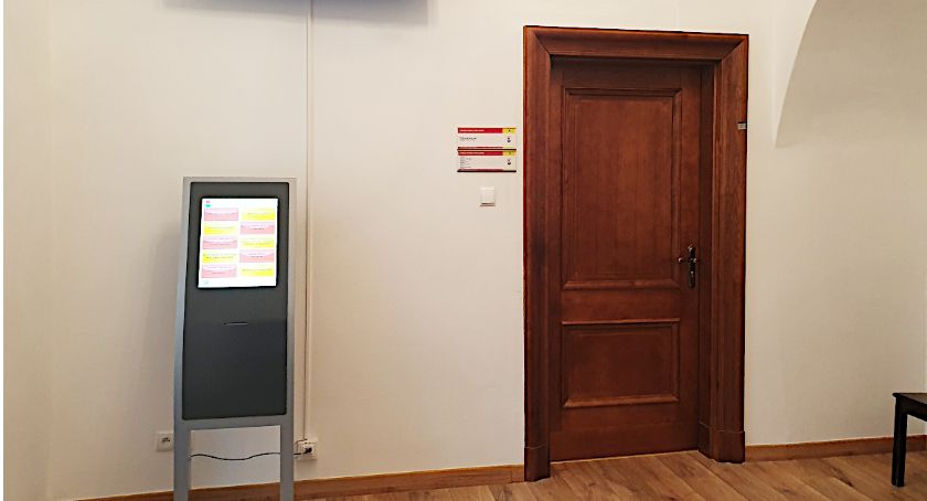Elektroniczny system obsługi klientów w USC