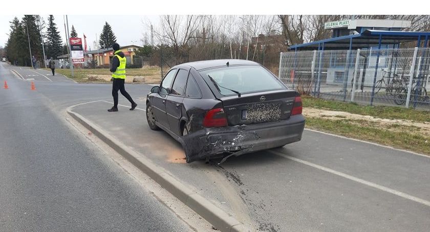 Zderzenie dwóch aut na Spółdzielczej