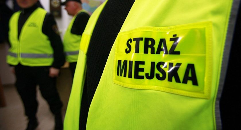 Strażnicy uratowali życie 60-latka