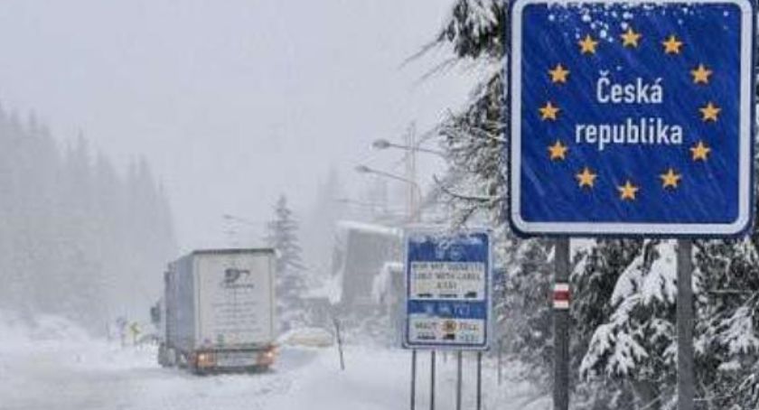 Trudne warunki drogowe na przejściu granicznym w Jakuszycach