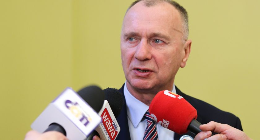 Prezydent : System składania wniosków uznaje za skandaliczny!