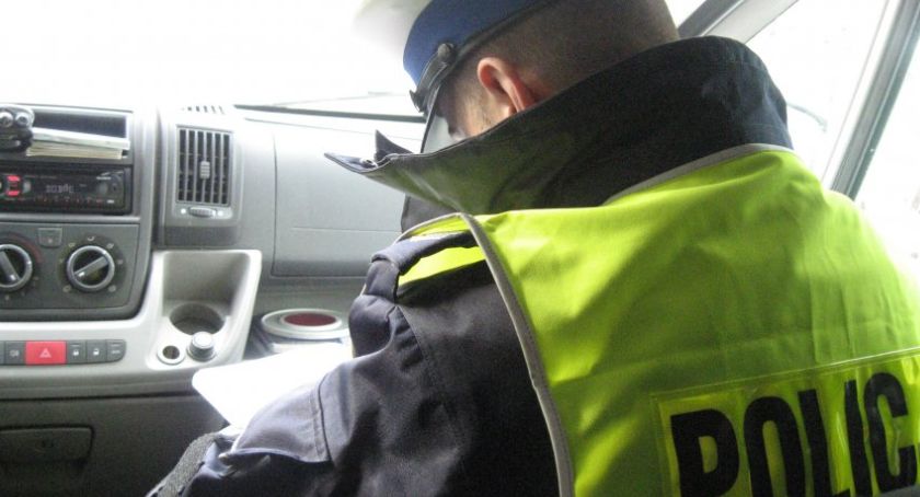 Kierował pomimo sądowego zakazu i posiadał przy sobie narkotyki