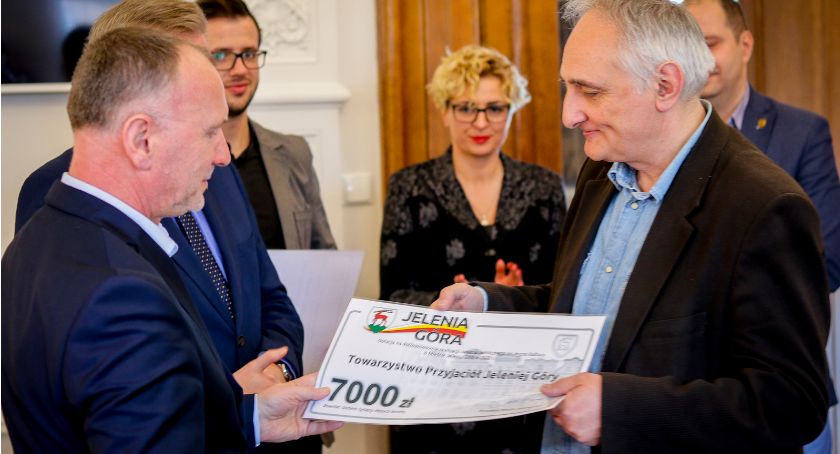 100 tysięcy złotych na kulturę