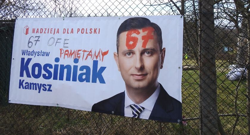 Zniszczony baner wyborczy kandydata PSL