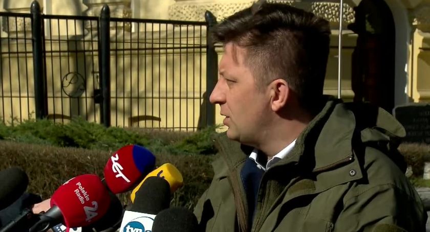 Liczba osób poddanych kwarantannie może dojść do stu tysięcy - zapowiada szef kacelarii premiera