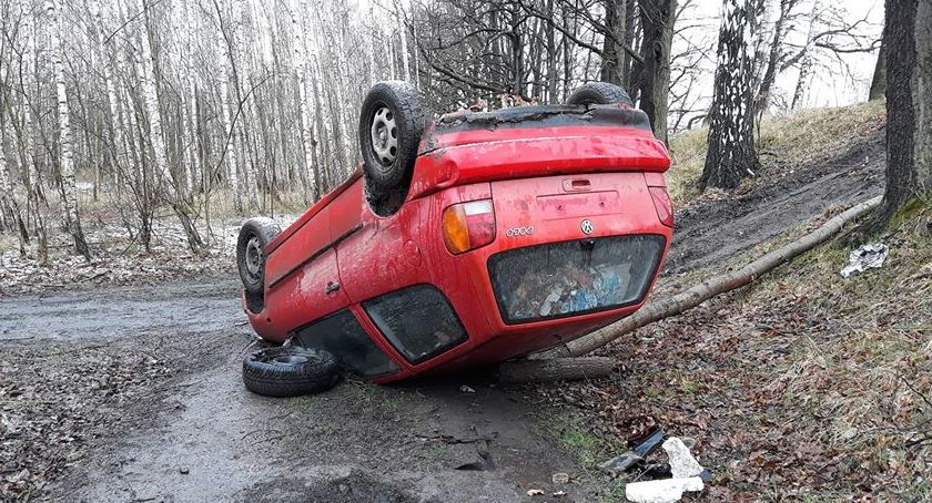 Porzucone auto w Sobieszowie
