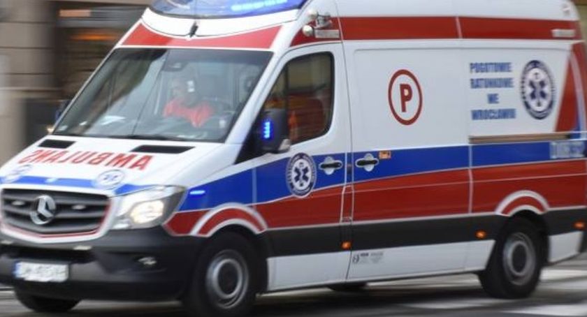 Ratownik dźgnięty nożem w karetce przez pacjenta z podejrzeniem koronawirusa!
