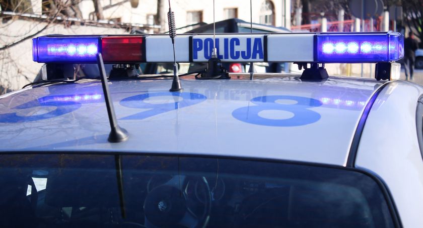 Policjanci zatrzymali mężczyznę, który pobił innego.