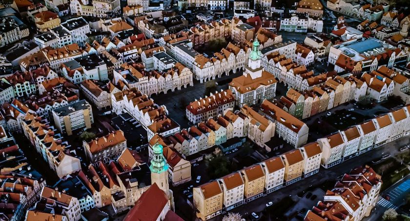 Dwa nowe przypadki zakażeń w Jeleniej Górze - stan na 24 kwietnia