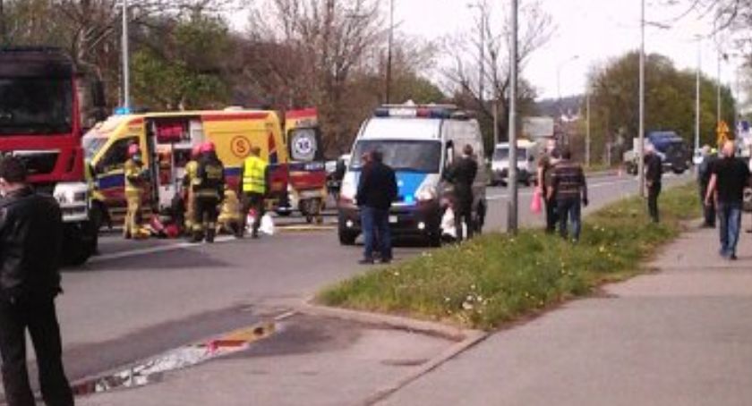 Wypadek na Wincentego Pola. 90-letni pieszy w stanie krytycznym.