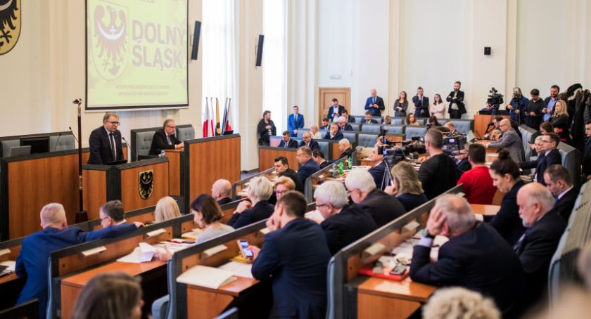Bezpartyjni Samorządowcy apelują o przesunięcie terminu wyborów