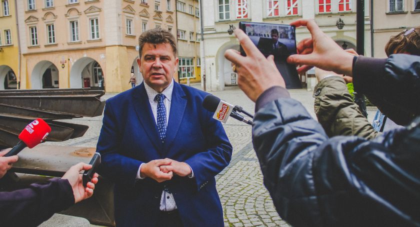 Aktywne pół roku Roberta Obaza