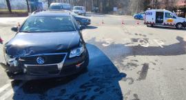 Zderzenie dwóch aut w Kowarach. Jedna osoba trafiła do szpitala.