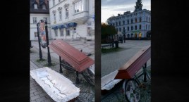 Otwarta trumna na placu Piastowskim. Niecodzienny widok