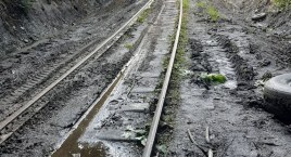 Rozkradają torowisko w Kowarach